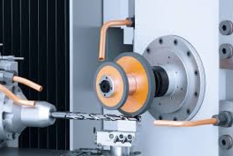 Novinky / Nové 5 osé CNC centrum VOLLMER Vgrind 360 - foto