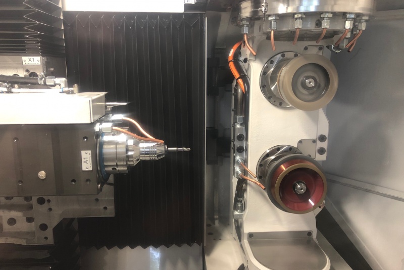 Novinky / Nové 5 osé CNC centrum VOLLMER Vgrind 360 - foto
