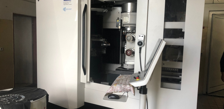 Nové 5 osé CNC centrum VOLLMER Vgrind 360